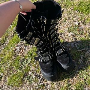 Demonia Damned-318 velvet boots